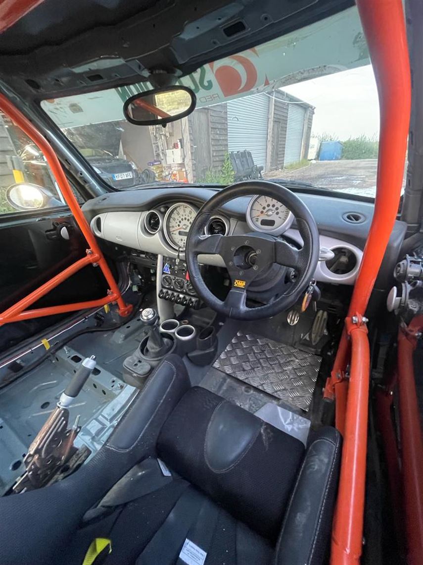 mini-challenge-trophy-car