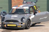 mini-challenge-trophy-car