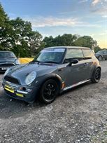 mini-challenge-trophy-car