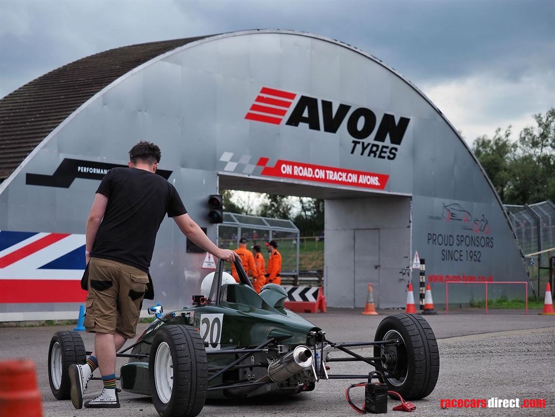 ray-gr14-formula-ford