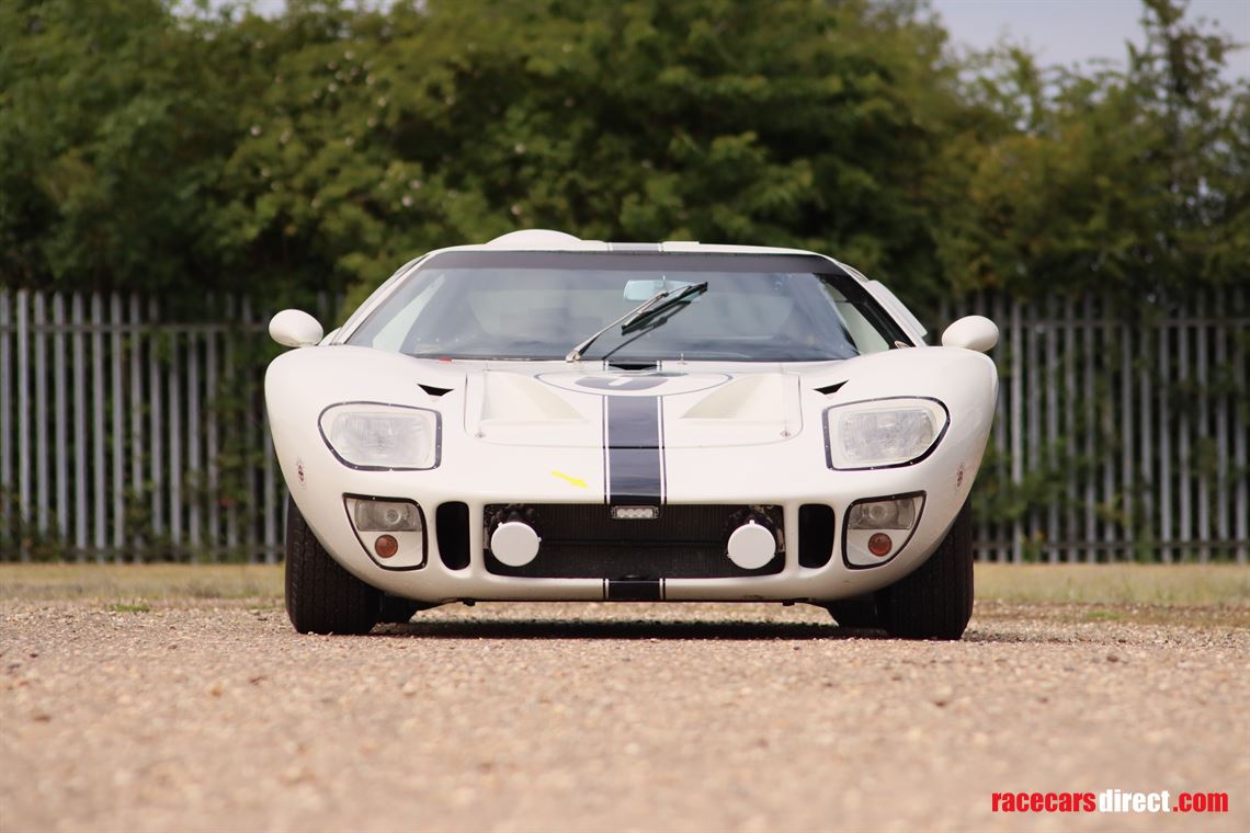 1965-ford-gt40-gel-010