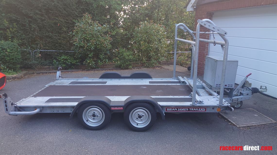 caterham-7-r400r-with-brian-james-trailer-spa