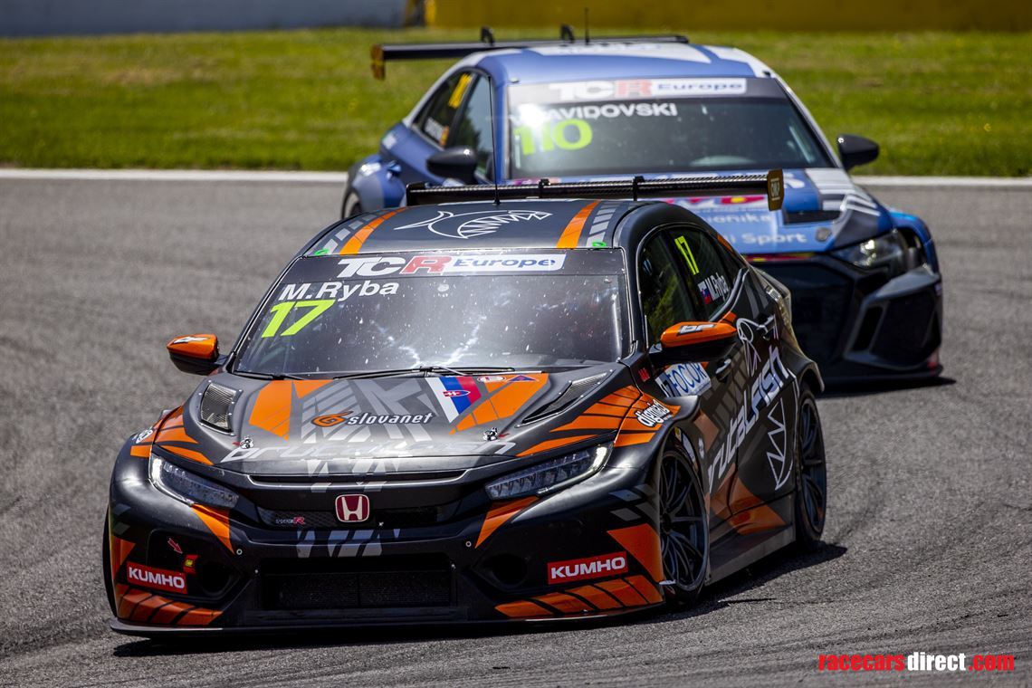 1-x-honda-civic-tcr-fk7-for-sale-reduced