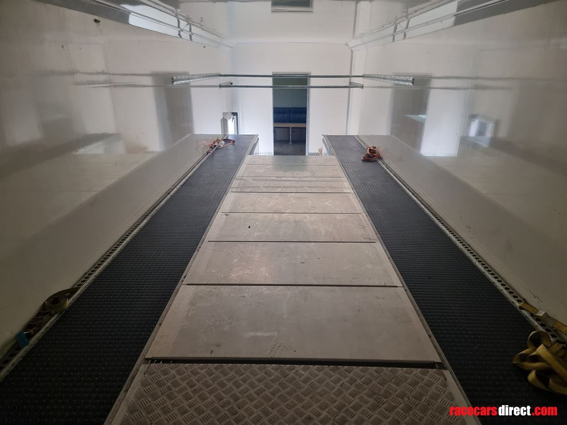 race-transport-trailer