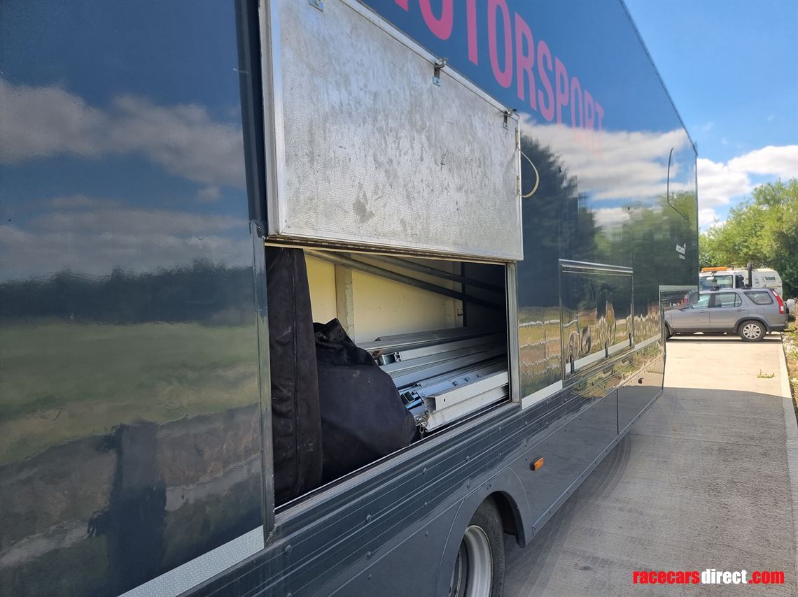 race-transport-trailer