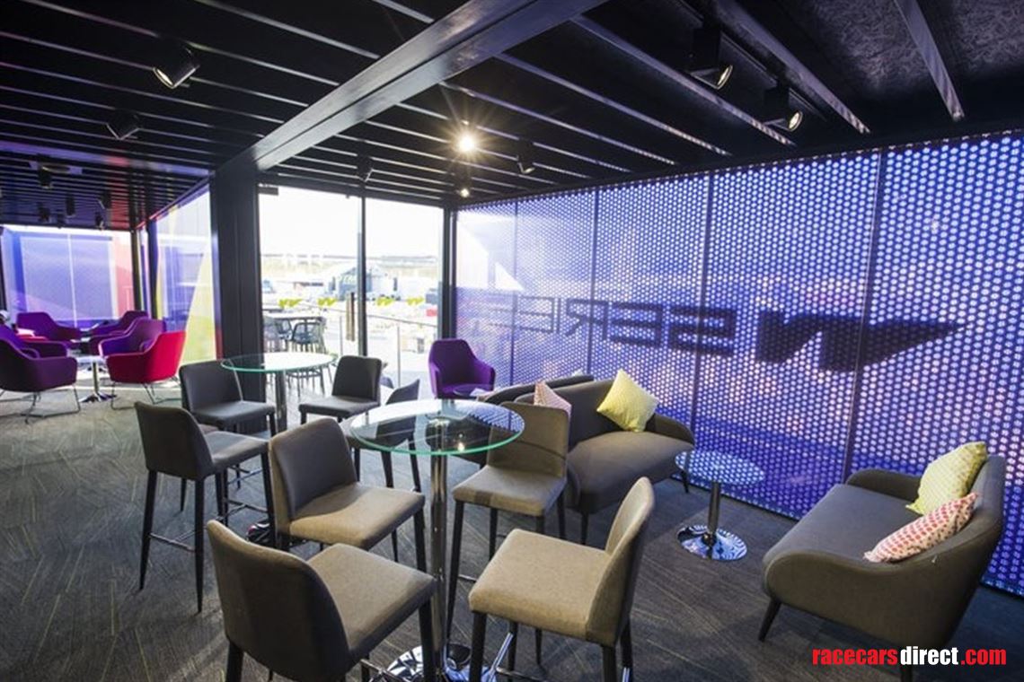 f1-support-series-motorhome-hospitality-unit