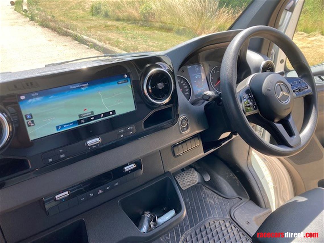 mercedes-sprinter-516-cdi-race-car-transporte