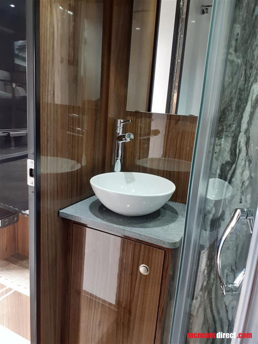 daf-lf55-16t-race-transporter