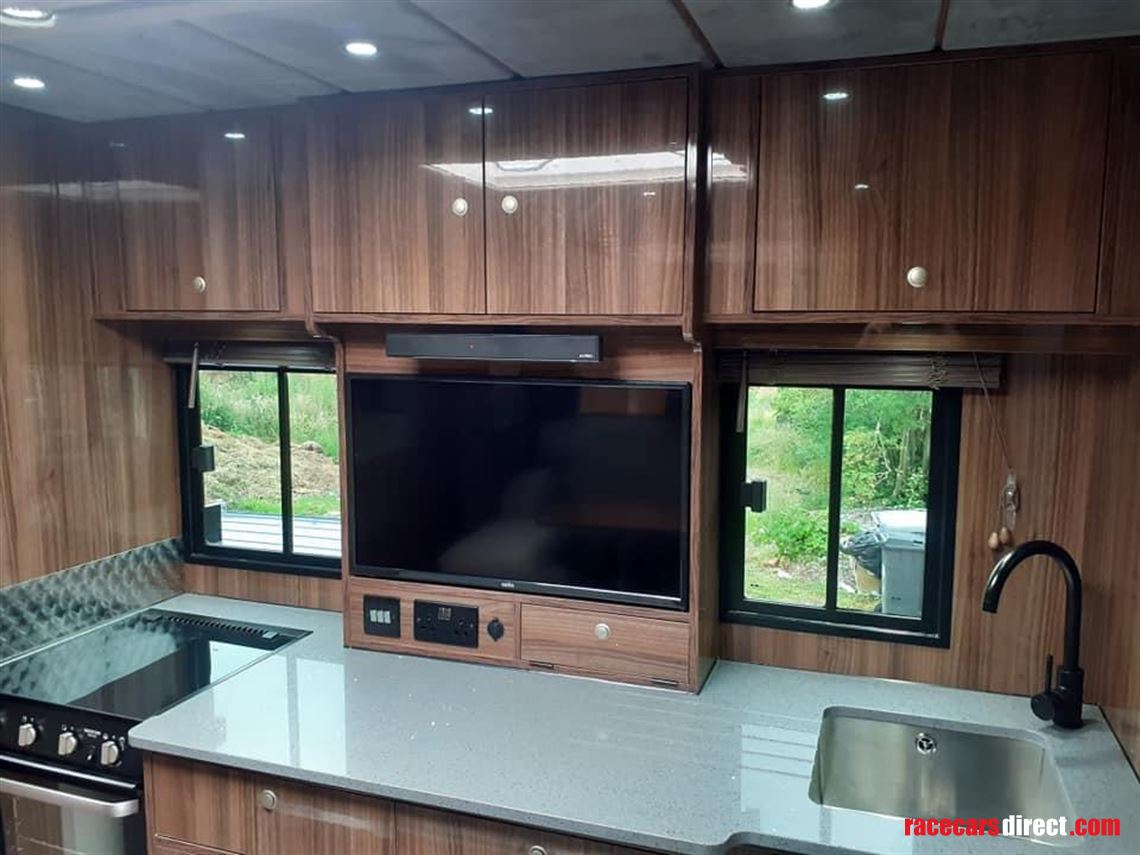 daf-lf55-16t-race-transporter