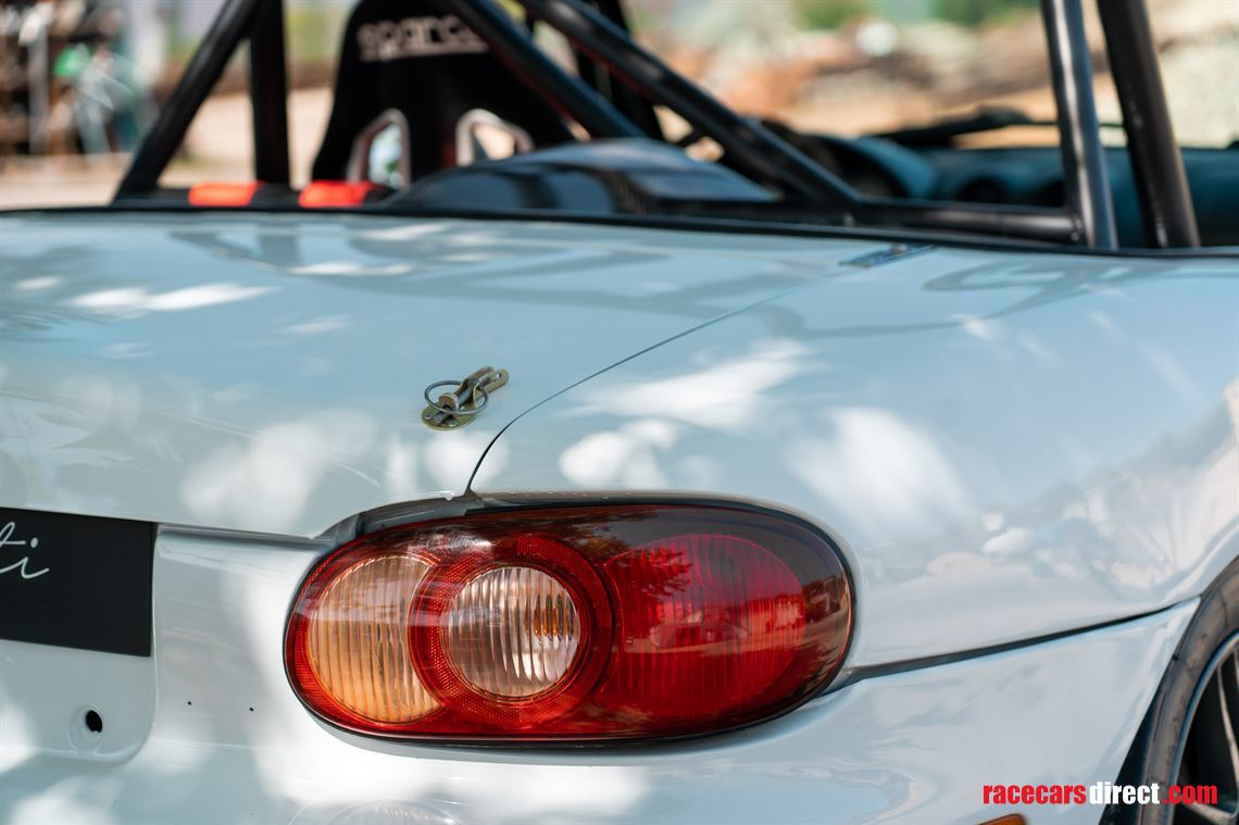 mazda-mx-5-nb-18-trophy-race-car
