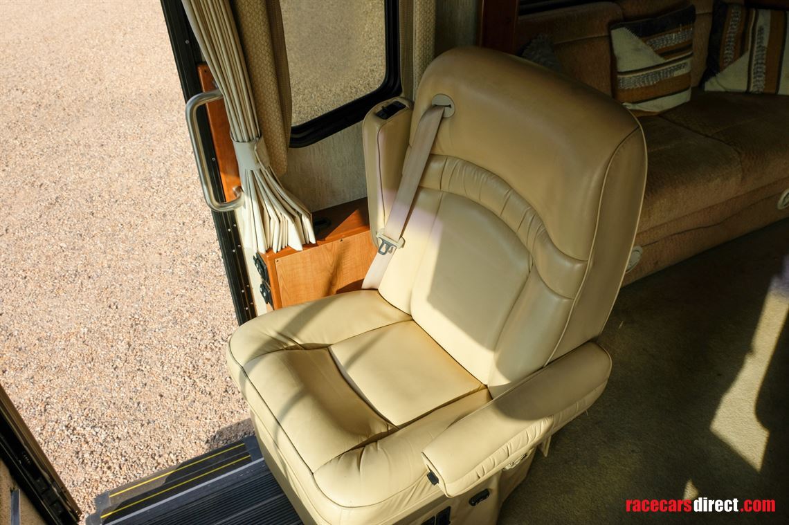 2004-country-coach-inspire-330-rv