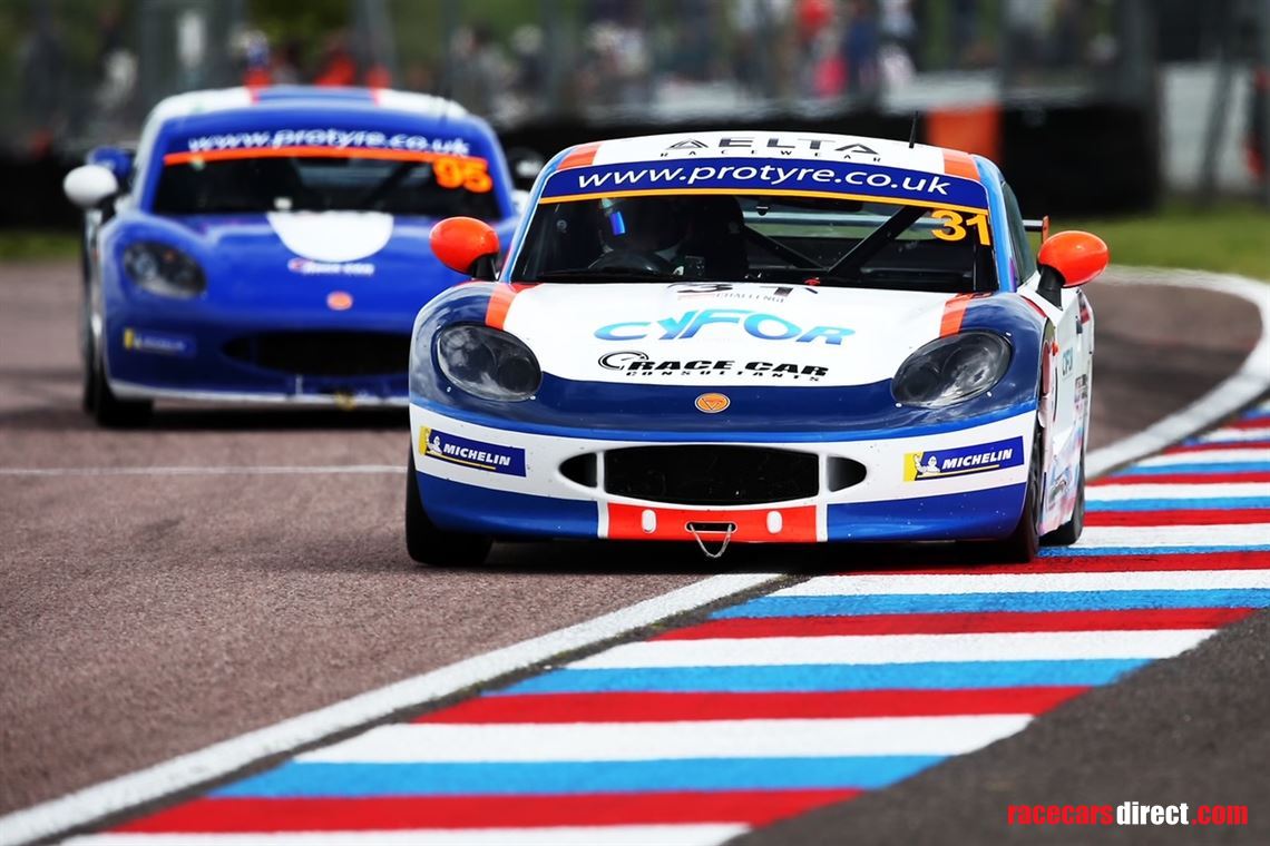 race-winning-ginetta-gt5