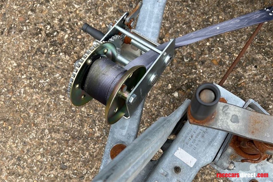 brian-james-minno-shuttle-caterhamclassic-min