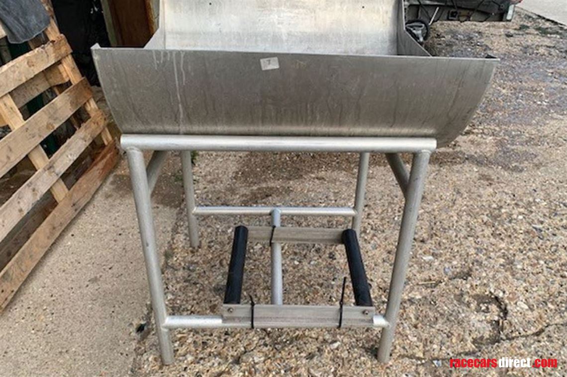 air-jack-skates-and-wheel-washer