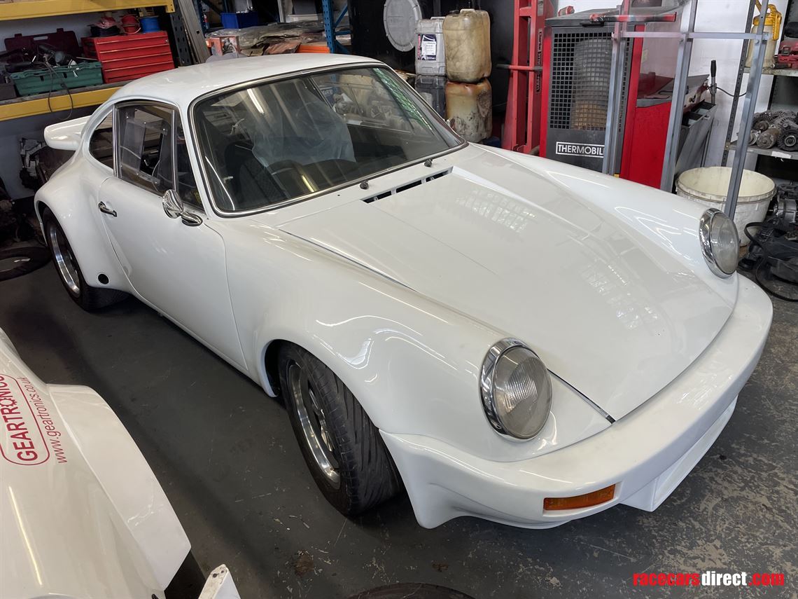 porsche-911-rs-iroc-look-1975-historic-race-r