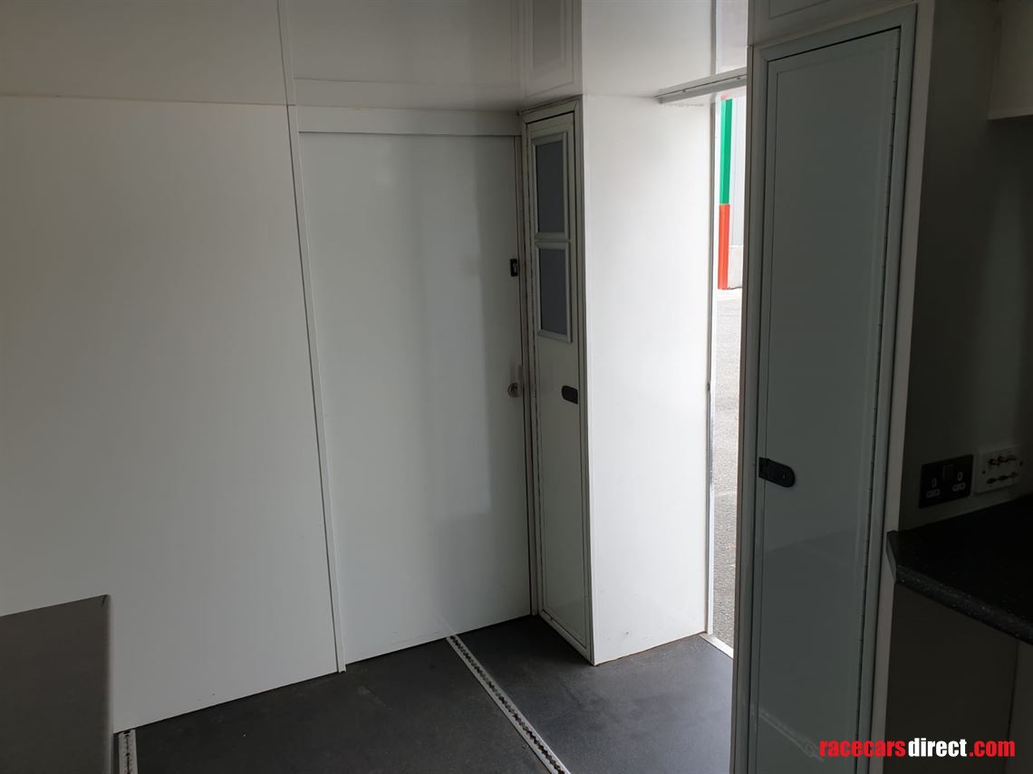 hopkins-136m-4m-high-race-trailer-ex-btcc