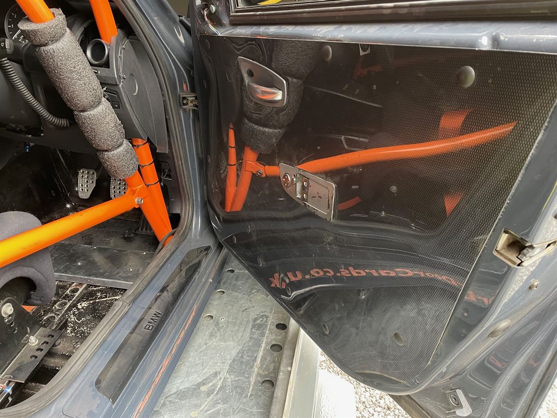 bmw-116i-trophy-race-car