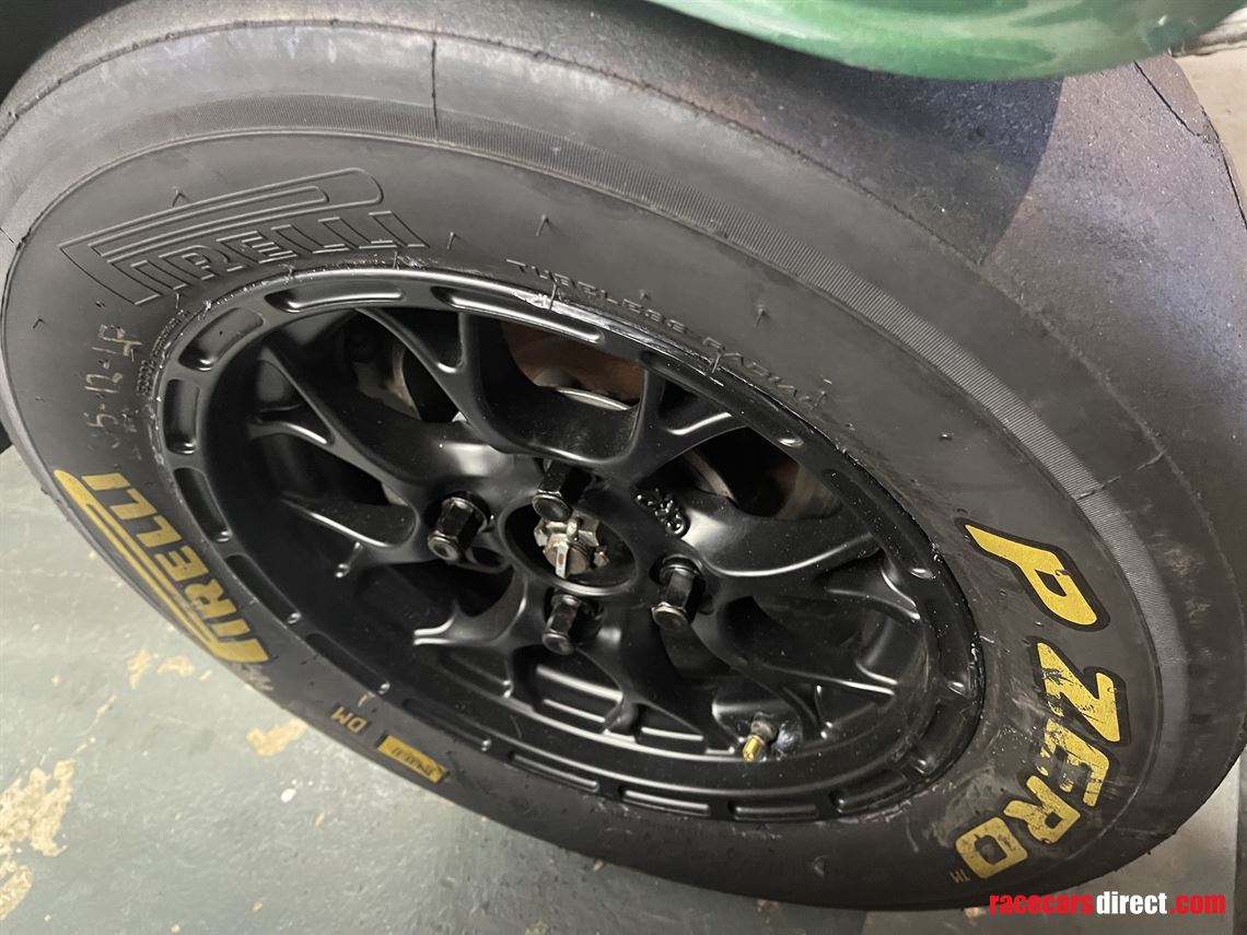 caterham-7-track-day-car