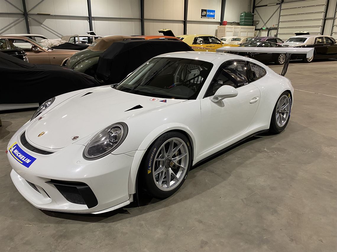 wanted-992-cup-9912-cup-gt4-rs