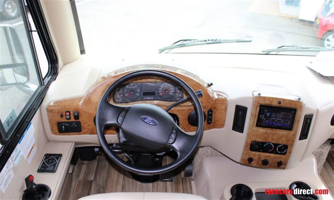 2018-thor-ace-302-bunkhouse