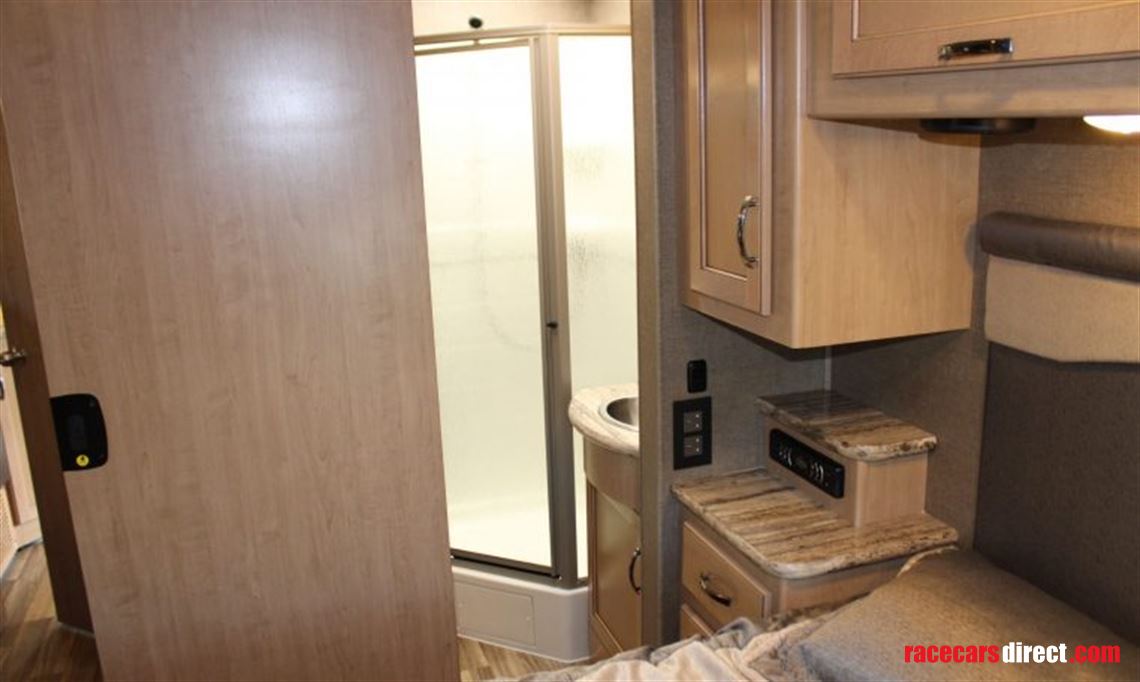 2018-thor-ace-302-bunkhouse