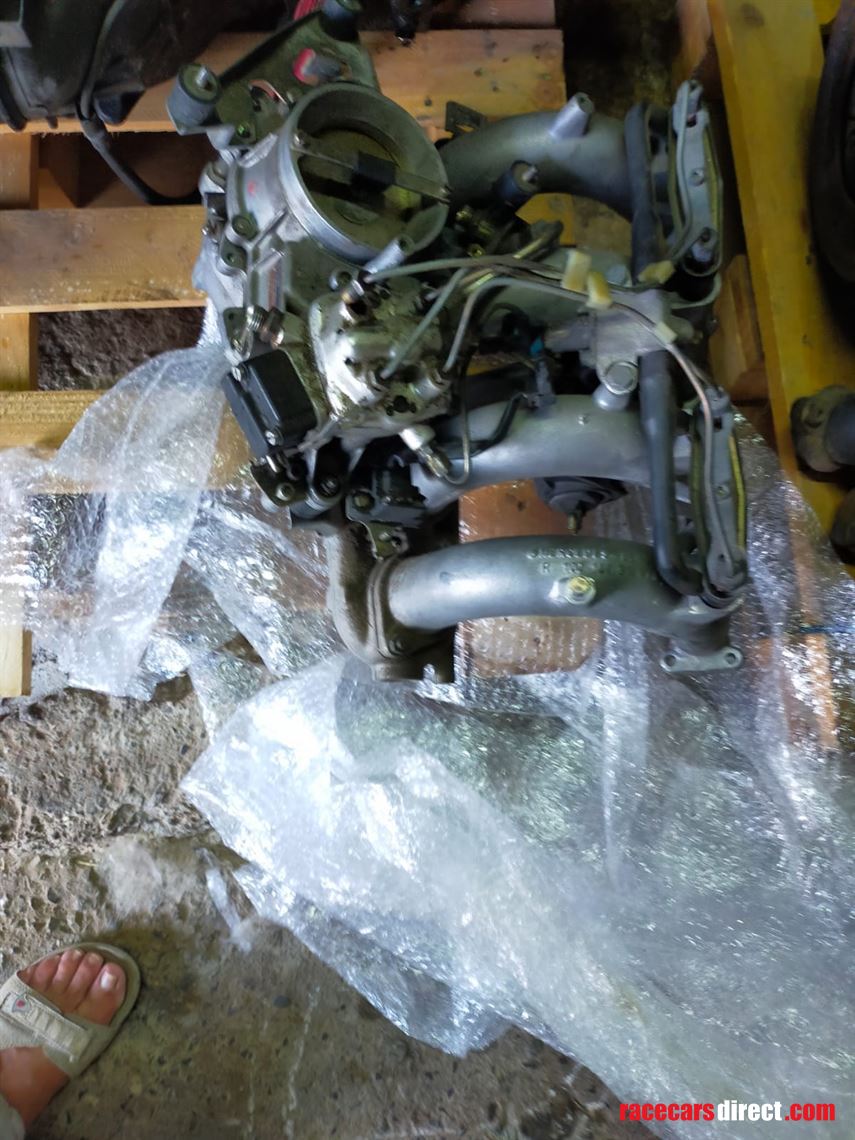 four-engines-mercedes-benz-190e-23-16v