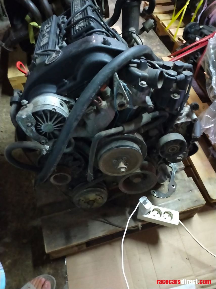 four-engines-mercedes-benz-190e-23-16v
