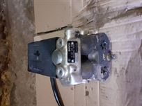 four-engines-mercedes-benz-190e-23-16v