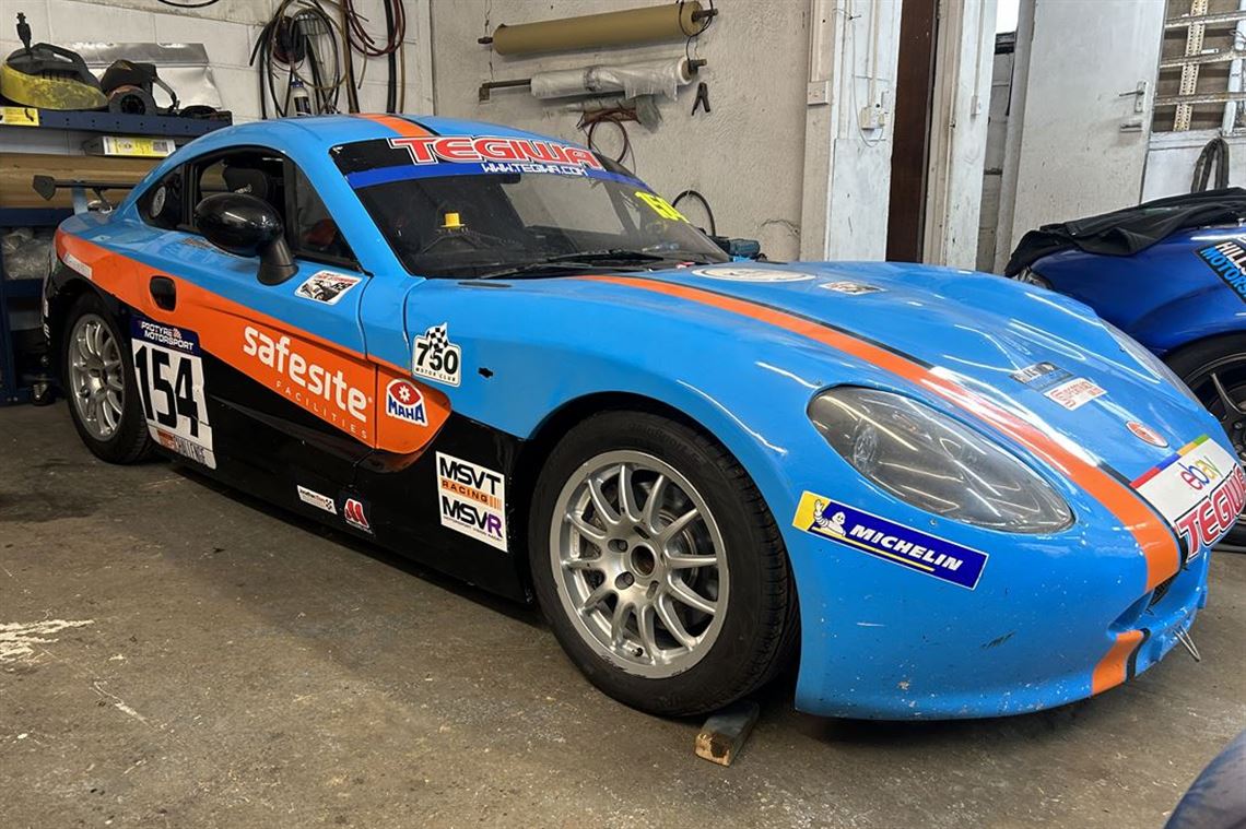 ginetta-g40-gt5-for-hire-arrive-drive