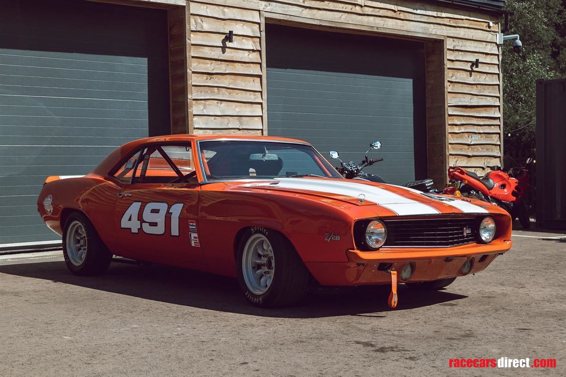 1969-z28-camaro-race-car-v8