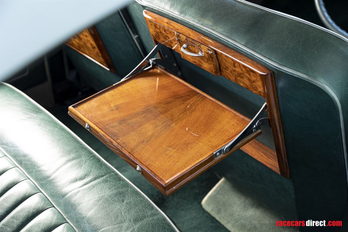 19582017-icon-derelict-rolls-royce-silver-clo