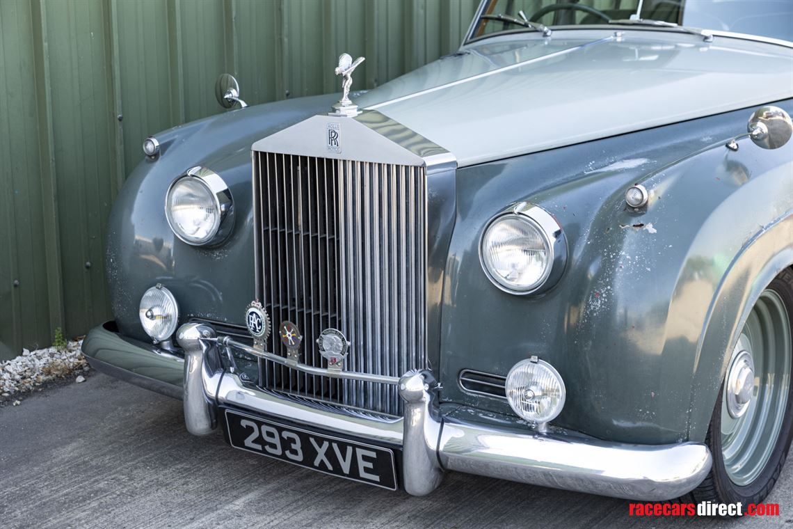 19582017-icon-derelict-rolls-royce-silver-clo