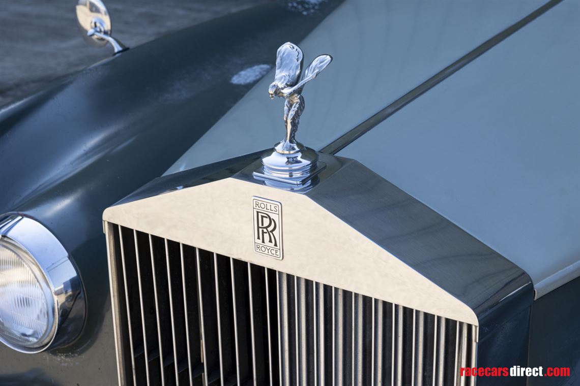 19582017-icon-derelict-rolls-royce-silver-clo