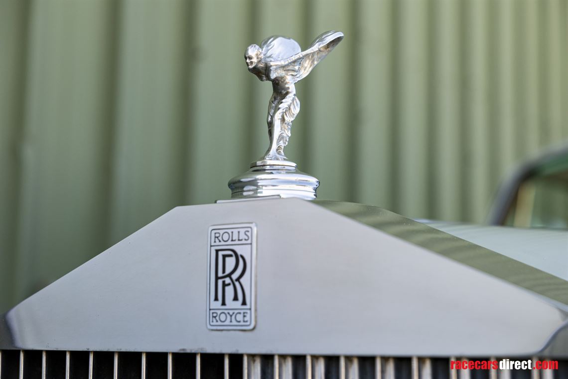 19582017-icon-derelict-rolls-royce-silver-clo