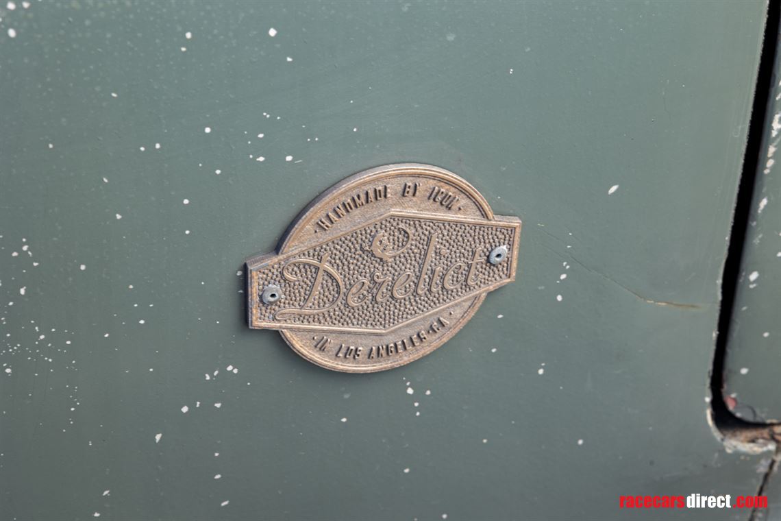 19582017-icon-derelict-rolls-royce-silver-clo