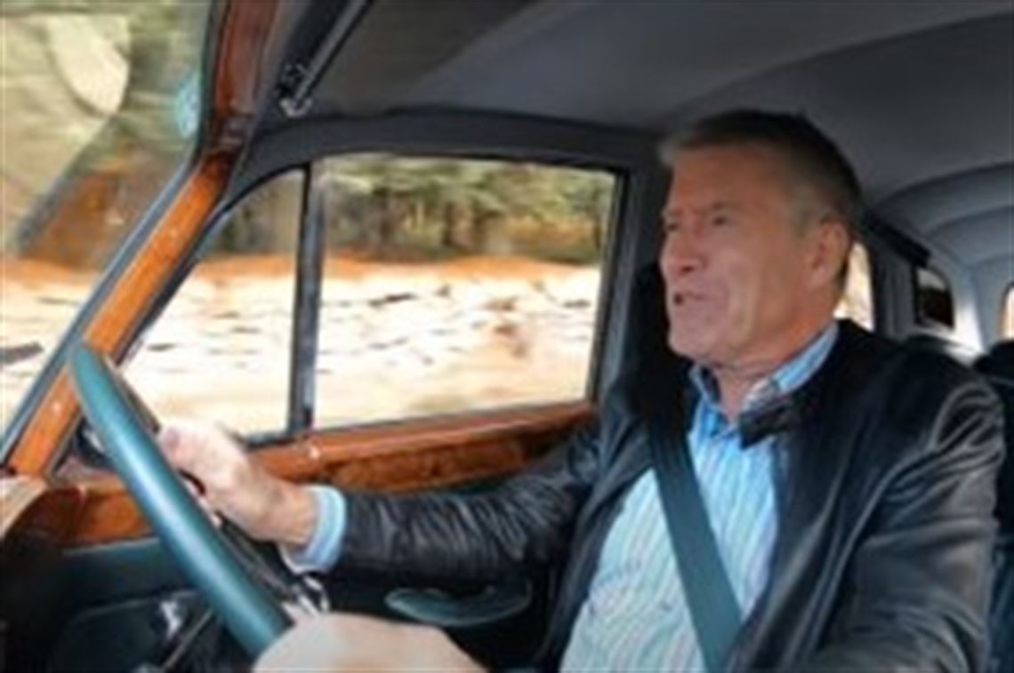 19582017-icon-derelict-rolls-royce-silver-clo