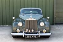 19582017-icon-derelict-rolls-royce-silver-clo