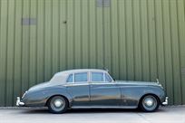 19582017-icon-derelict-rolls-royce-silver-clo