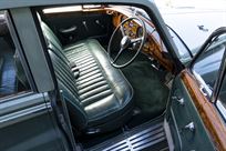 19582017-icon-derelict-rolls-royce-silver-clo