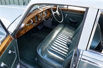 19582017-icon-derelict-rolls-royce-silver-clo