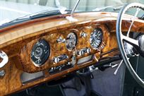 19582017-icon-derelict-rolls-royce-silver-clo