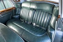 19582017-icon-derelict-rolls-royce-silver-clo