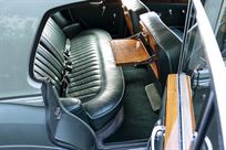 19582017-icon-derelict-rolls-royce-silver-clo