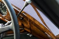 19582017-icon-derelict-rolls-royce-silver-clo