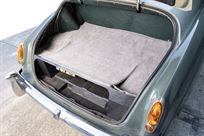 19582017-icon-derelict-rolls-royce-silver-clo