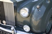 19582017-icon-derelict-rolls-royce-silver-clo