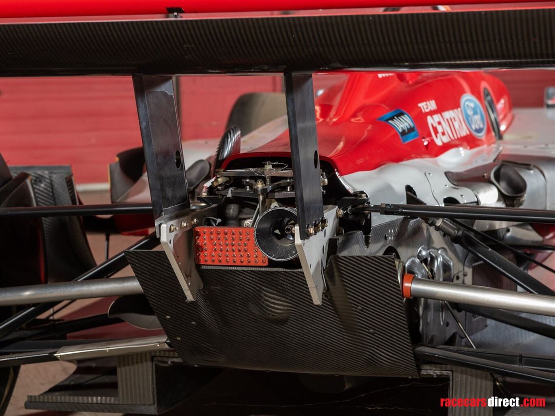 2006-lola-cosworth-ford-b0200