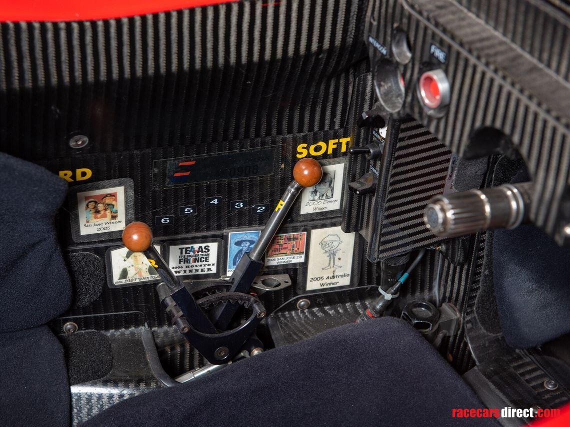 2005-lola-cosworth-ford-b0500