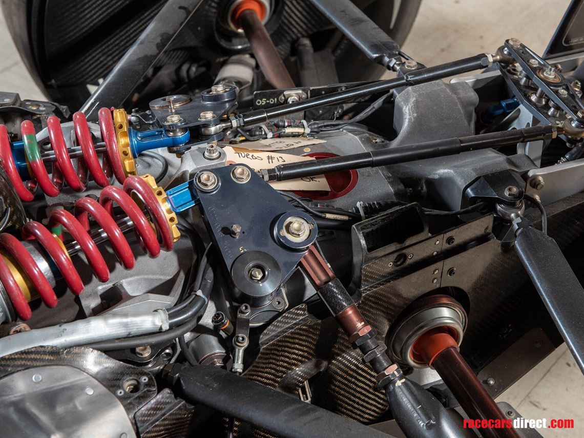 2005-lola-cosworth-ford-b0500