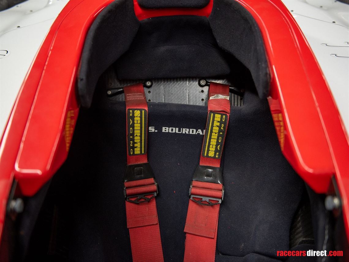 2005-lola-cosworth-ford-b0500